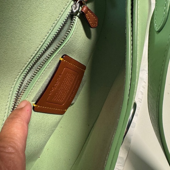Coach Mint Green Crossbody Bag Emmy Saddle Bag 23 Pistachio Mint rare leather - Picture 5 of 10